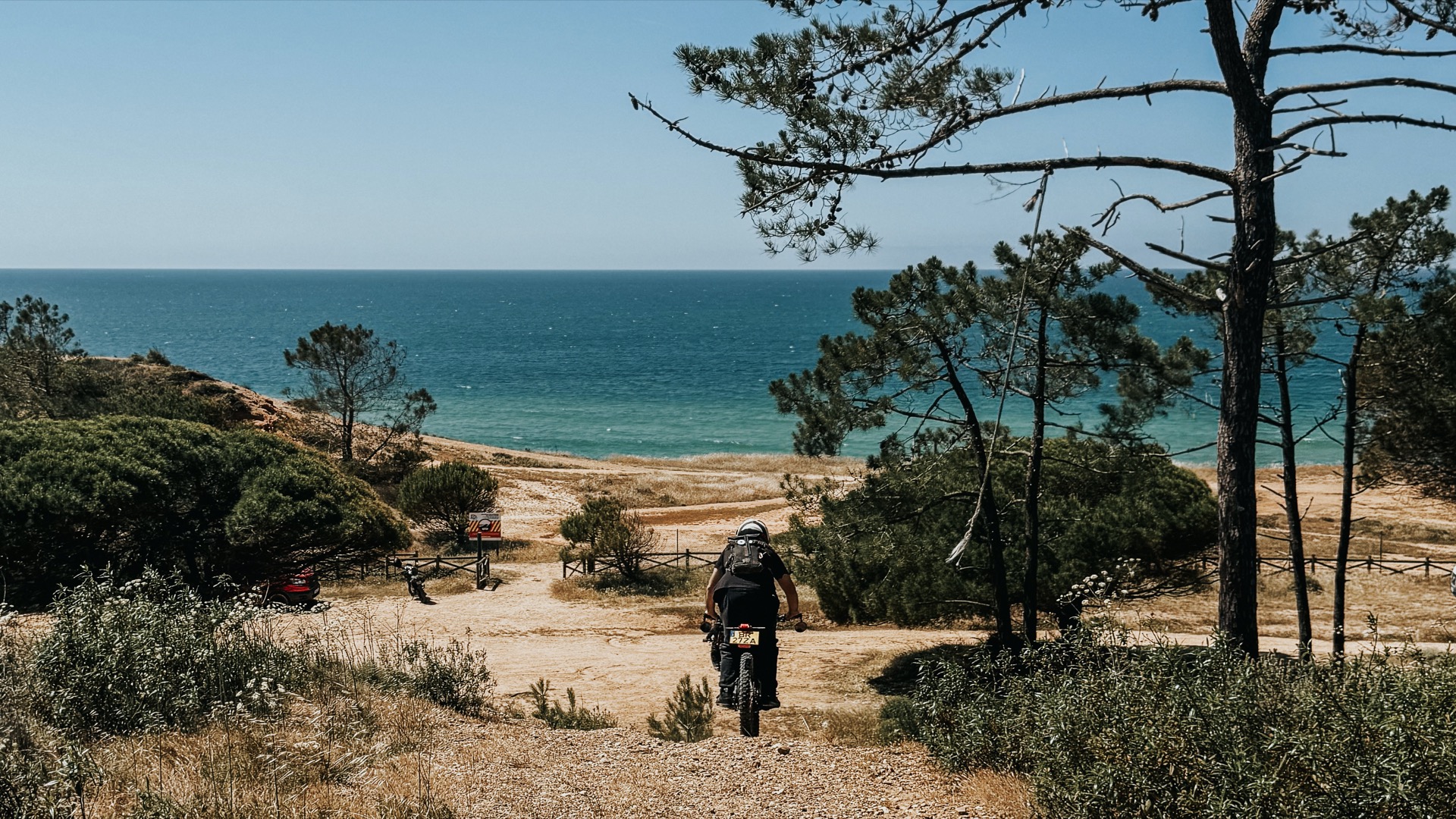Electric bike tour along Falésia cliffs in Albufeira, Algarve - Ewheelo e-bike adventure