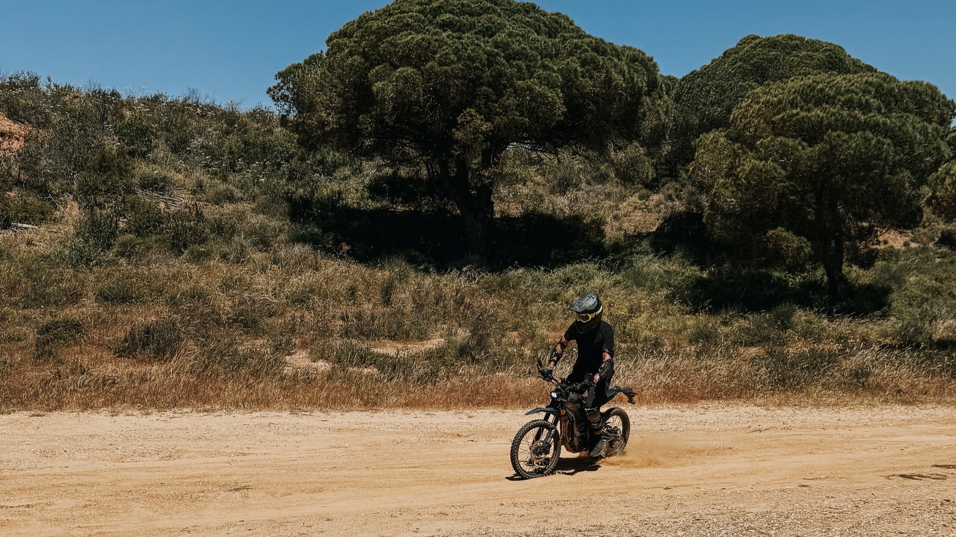 Panoramic view Falésia beach from e-bike trail - Ewheelo scenic tours Algarve