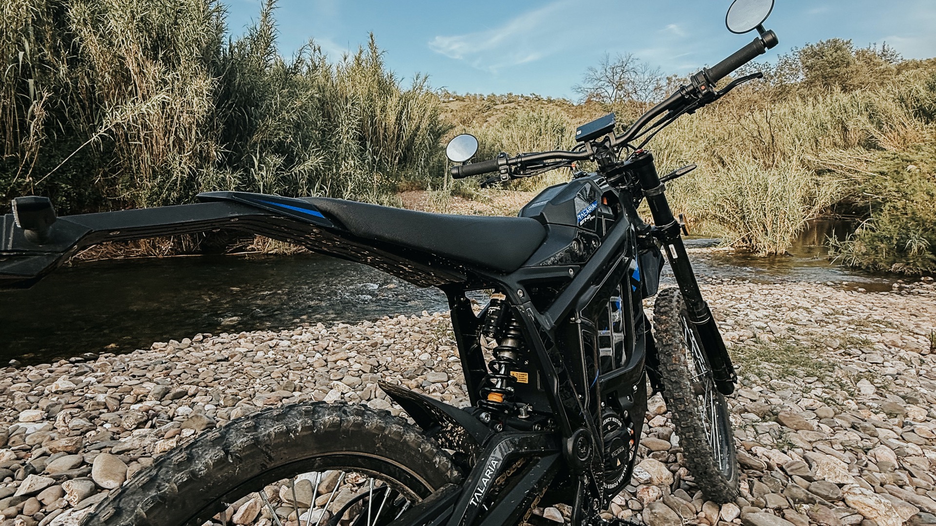 Electric bike tour along Algibre River near Paderne - Ewheelo nature tours